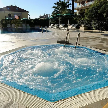 Oliveto Apartmanhotel Ceriale