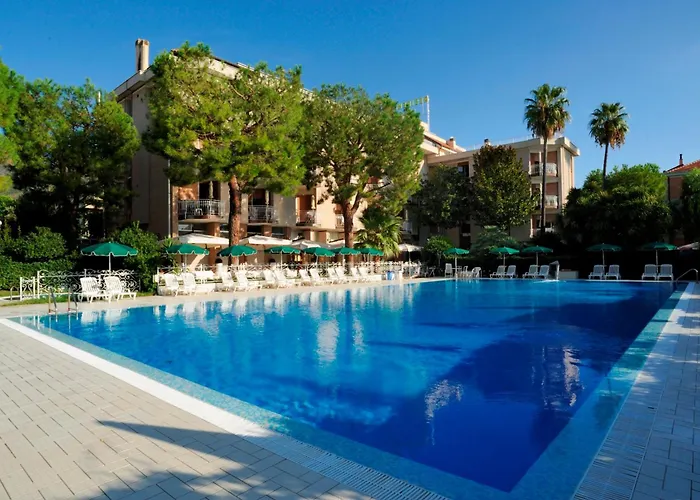 Oliveto Aparthotel 3*